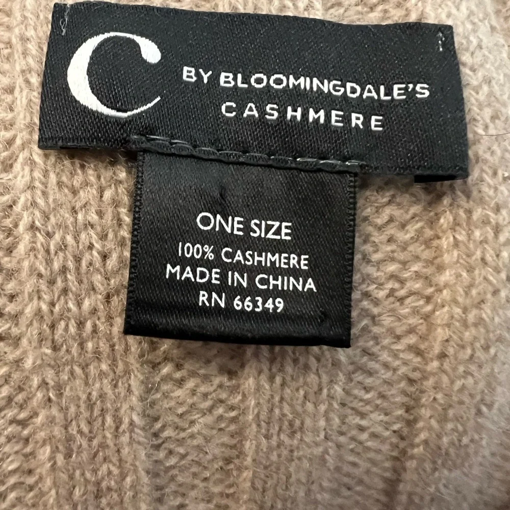 Cashmere Tan Ribbed Knit Scarf oatmeal color 70”X 12” no stains or snags (M117)